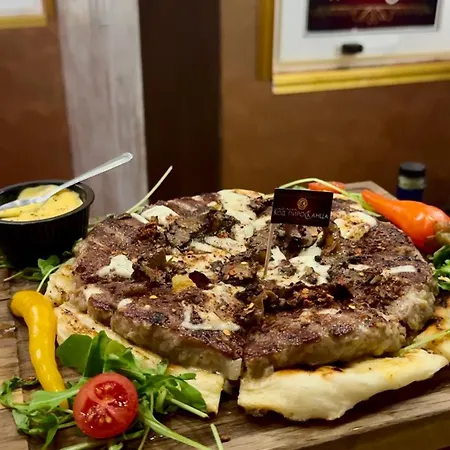 & Restaurant Pirocanac