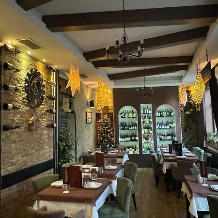 Hotel & Restaurant Pirocanac 3*